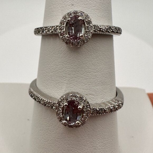 SALE! .43ct lab color changing alexandrite and cz accent diamonds, .925 ring!! - Picture 1 of 10